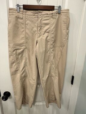 Patagonia Tan Khaki Stand Up Cropped Utility Pants Women Size 14 STYLE 56417